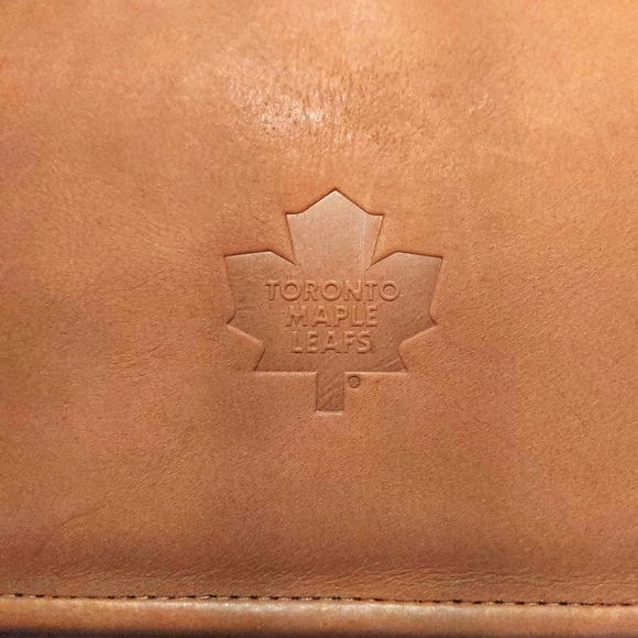 Leather Vachetta Porthole  17" Laptop NHL Maple Leaf Tan Messenger/Brief… - Picture 7 of 7